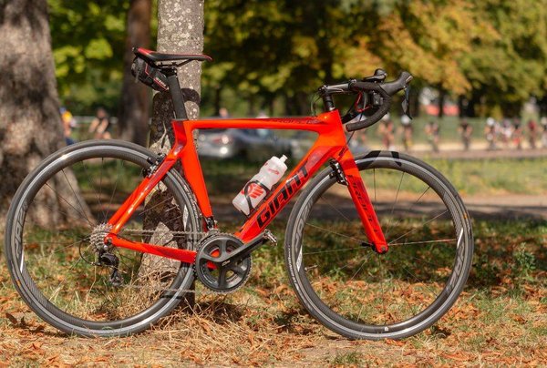 Quels sont les avantages de posséder un vélo Giant par rapport à d'autres marques ?
