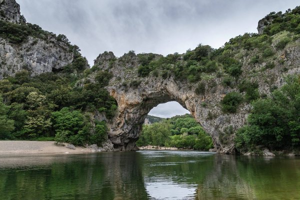 Vivre la nature et les loisirs avec le Canoë-Kayak en Ardèche