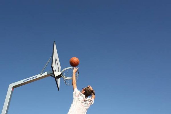 Où dégoter un super panier de basket sur pied pour l'installer dans son jardin ?