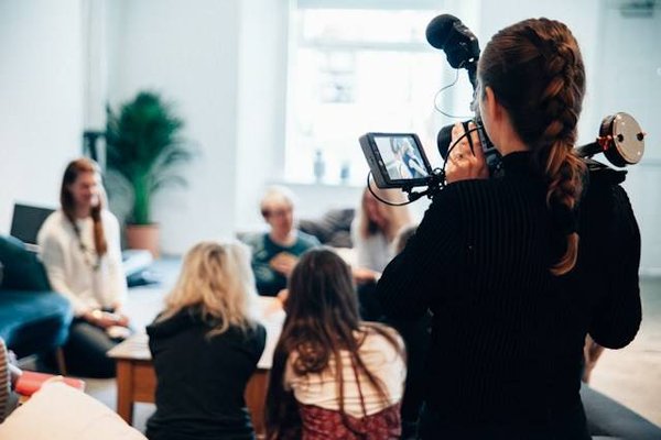 Quels sont les médias à contacter pour votre prochain événement à la maison du handball ?